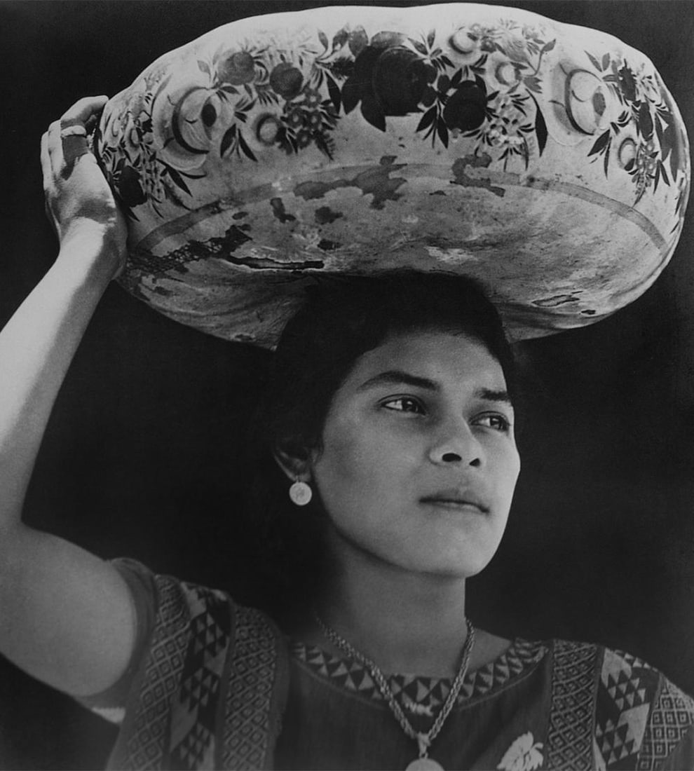 TINA MODOTTI - WOMAN IN TEHUANTEPEC, MEXICO, 1929: Photographer: Tina Modotti (1896 - 1942) was an Italian American photographer, model, actor, and revolutionary political activist for the Comintern. She left Italy in 1913 and moved to the USA, where