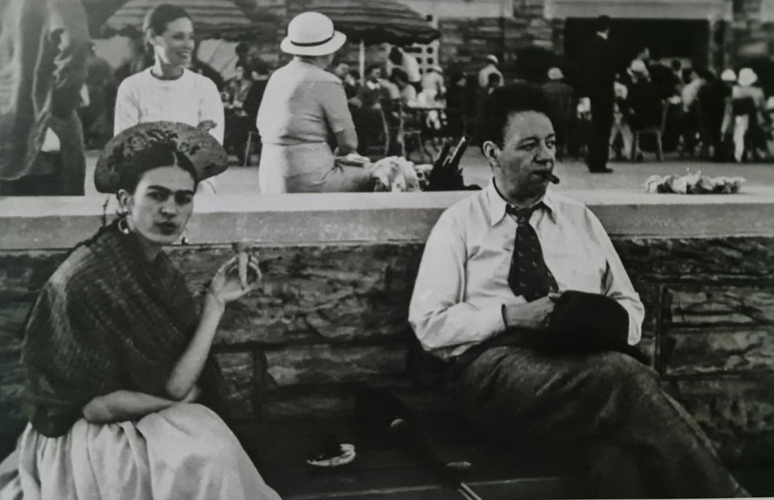 FRIDA KAHLO, WITH DIEGO RIVERA AT JONES BEACH STATE PARK, LONG ISLAND, NEW YORK, 1933: Subject: With Diego Rivera at Jones Beach State Park Subject/Title- Frida Kahlo Photos Type Of Print: Authentic Vintage Sheet Fed Photogravure/Heliogravure Date Of Print: 2021 Publisher: Taschen GmbH