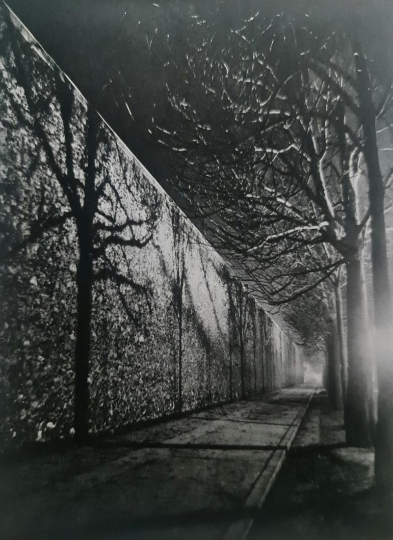 Brassai, Prison Wall of La Sante, 1932: Photographer: Brassai (pseudonym of Gyula Halász, 1899 – 1984) - historically important Hungarian photographer, sculptor and filmmaker who rose to fame in France. Title: Prison Wall of La Sante Typ