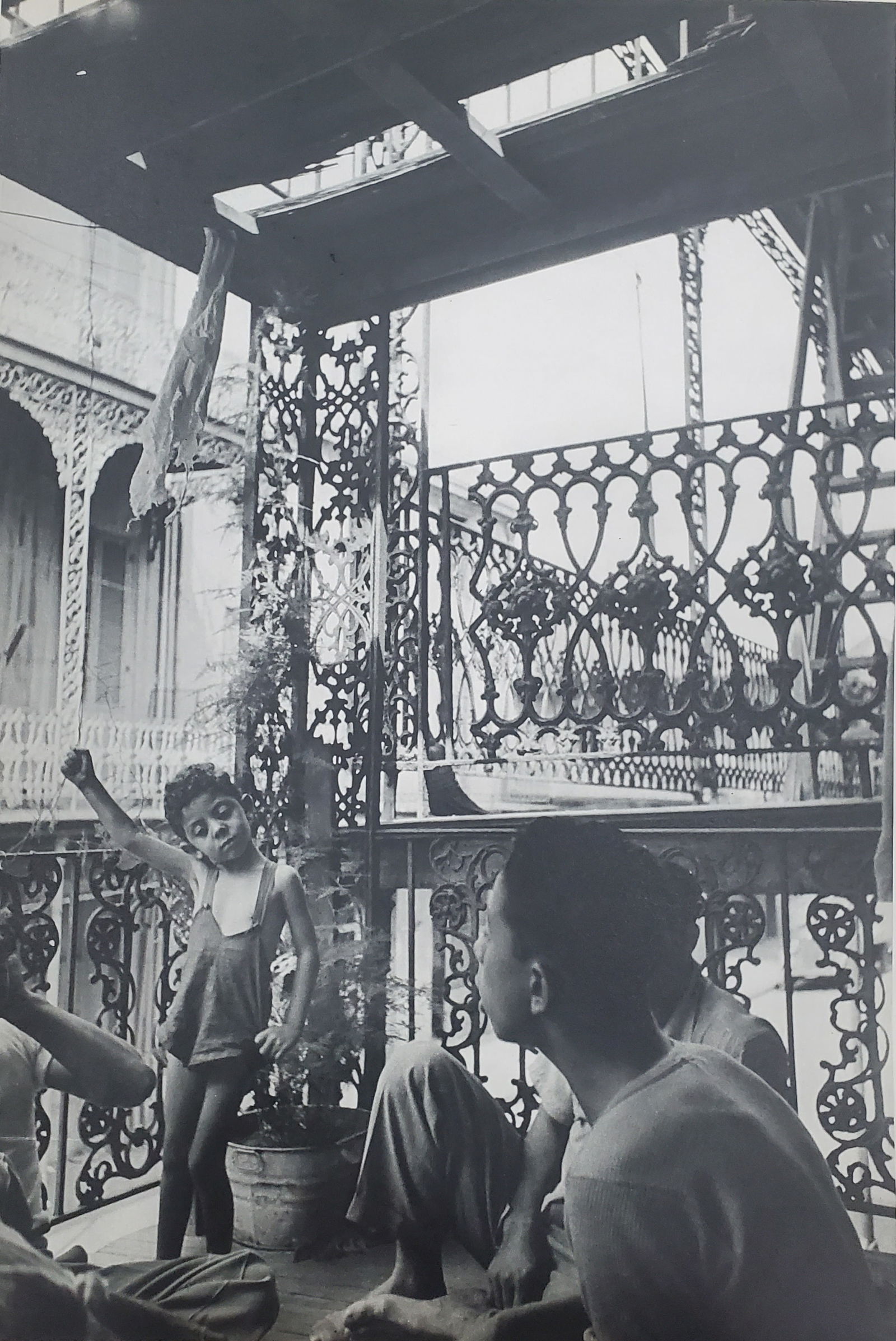Henri Cartier Bresson, New Orleans, 1947: Item Details Description Photographer: Henri Cartier-Bresson (French 1908 - 2004) - Internationally renowned photographic artist - widely considered the "father" of modern photojournalism. Subject/Tit