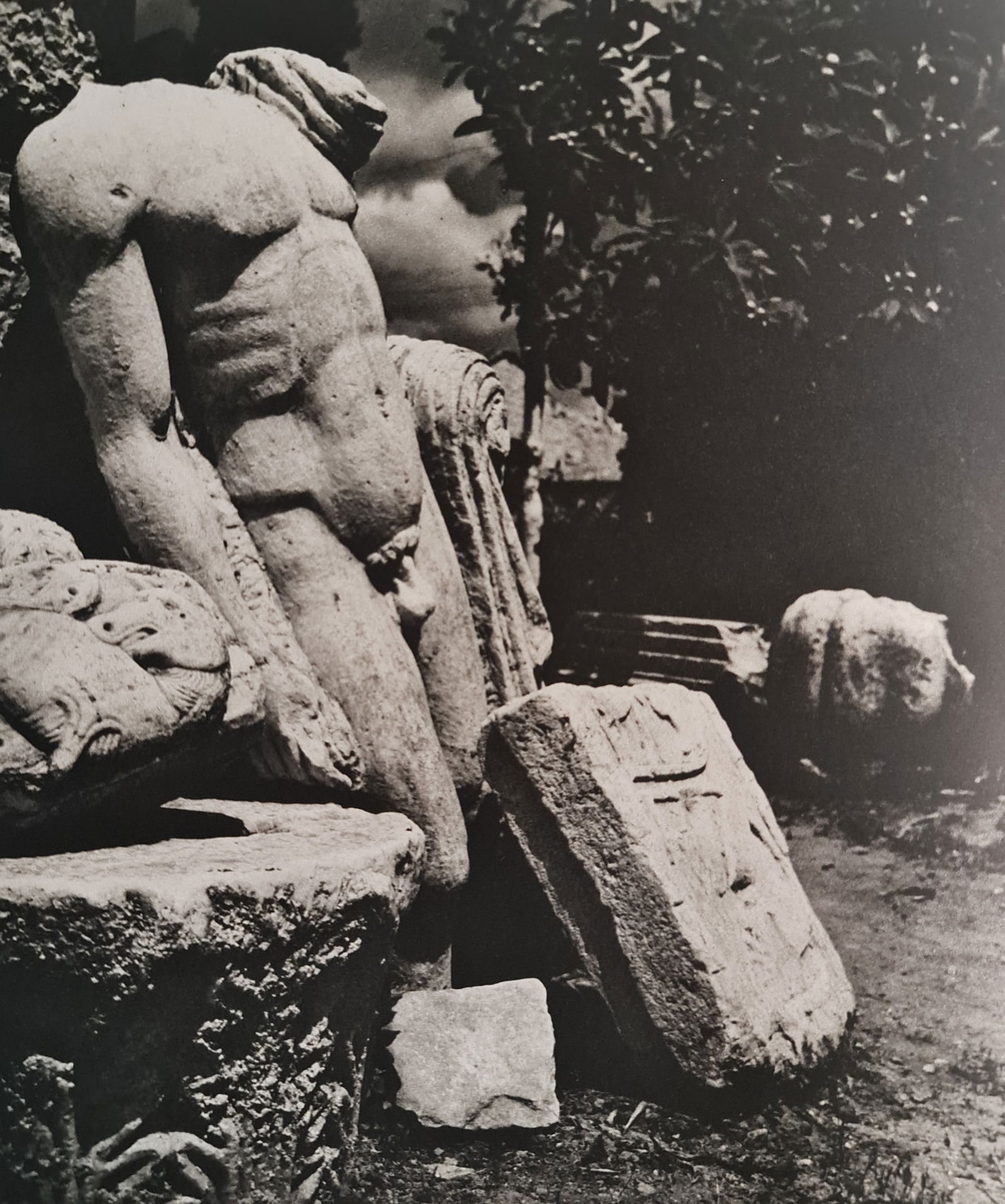 Herbert List, Antikythera, Greece, 1937: Title: Herbert List, Antikythera, Greece, 1937 Type: Sheet-Fed Photogravures Year: 1988 Publisher: Twin Palms Publishers Size: 10.5" x 8" Print Origin: Japan Condition: Excellent