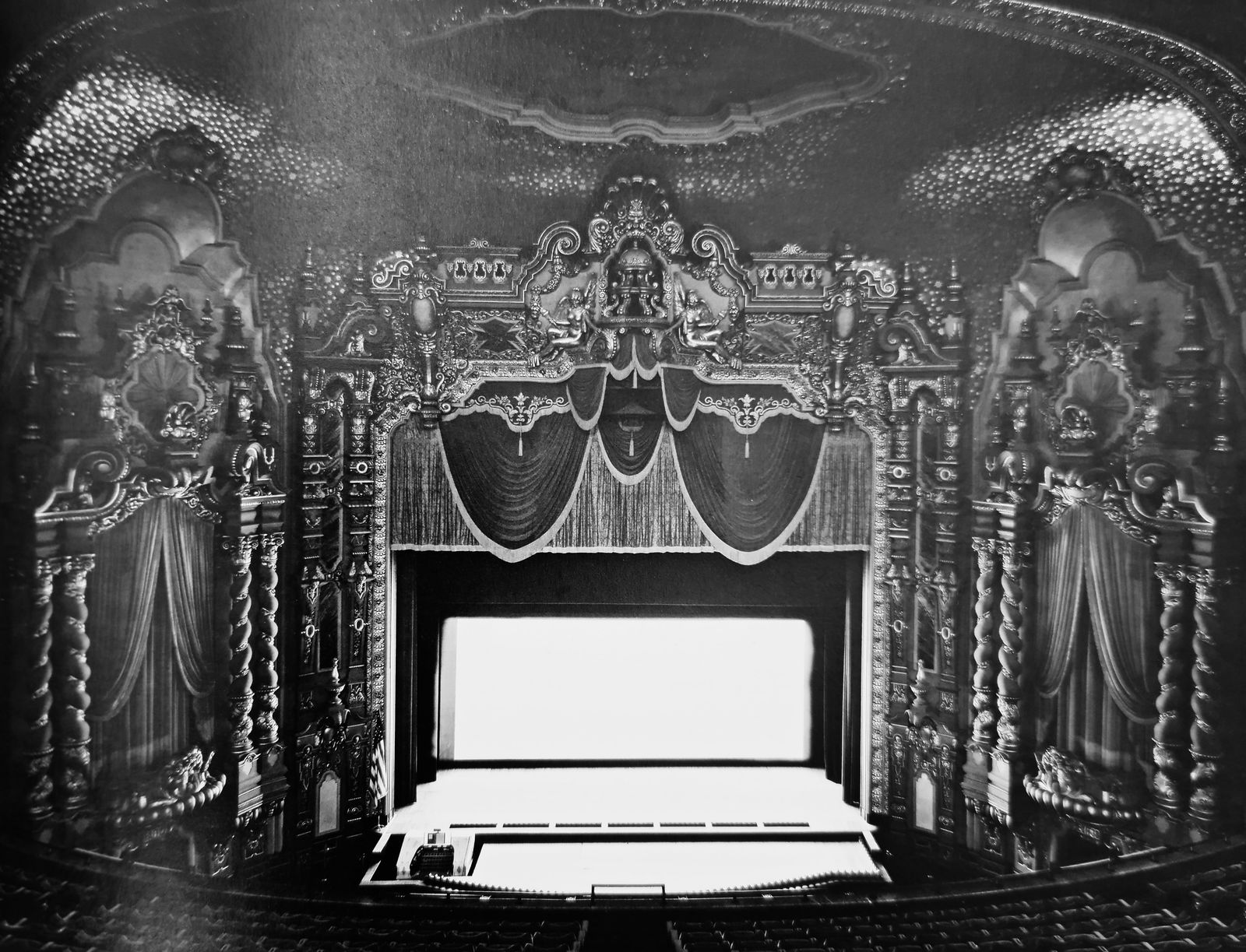 Hiroshi Sugimoto, Prospect Park Theater, New York, 1977 (1 of 1)