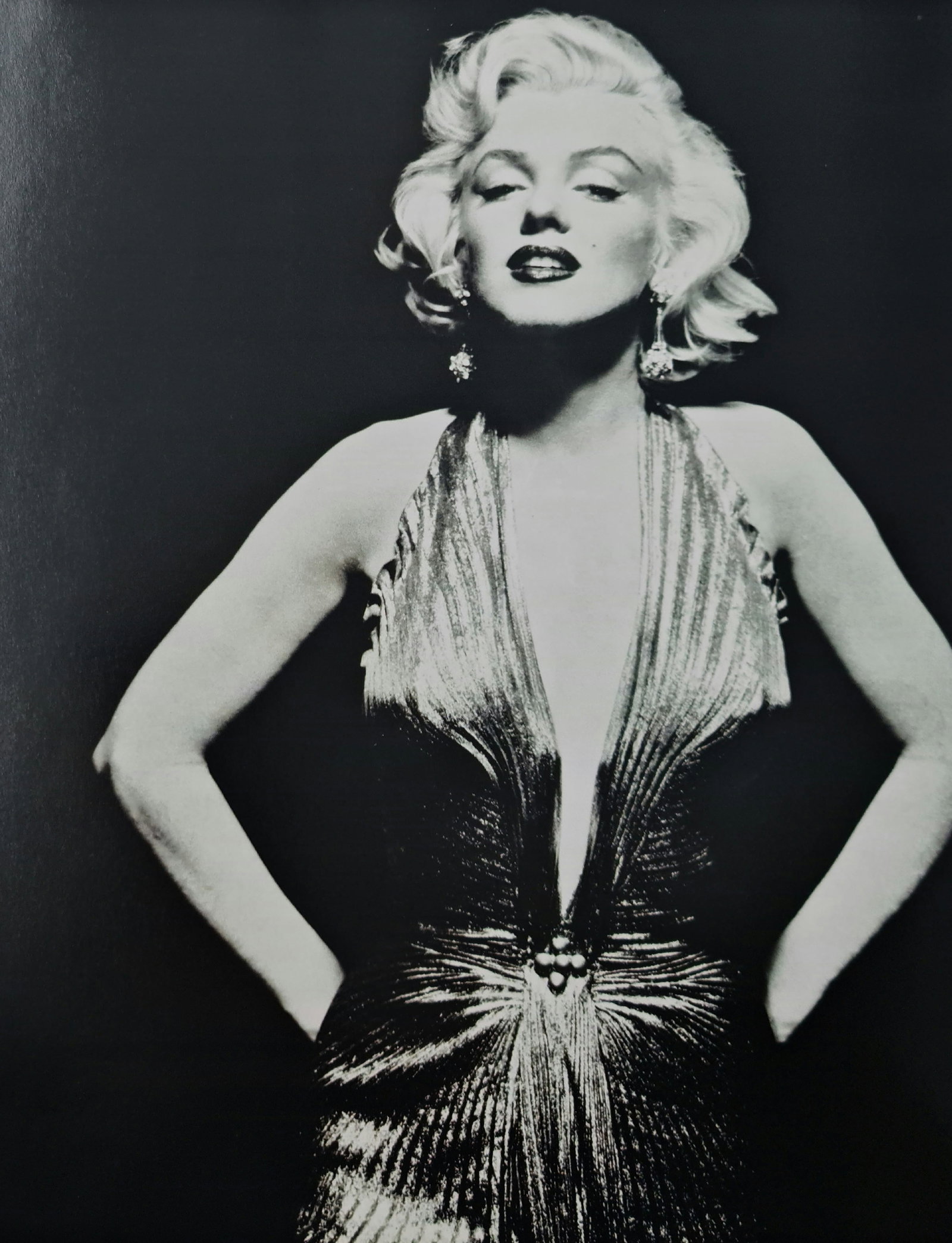 Marilyn Monroe with Danlging Earrings: Title: Marilyn Monroe with Danlging Earrings Year: 1955 Size: 9" x 8" Medium: Duotone Photo Engraving Publisher: Parragon Published: 2008 Condition: Excellent Certificate of Authenticity included