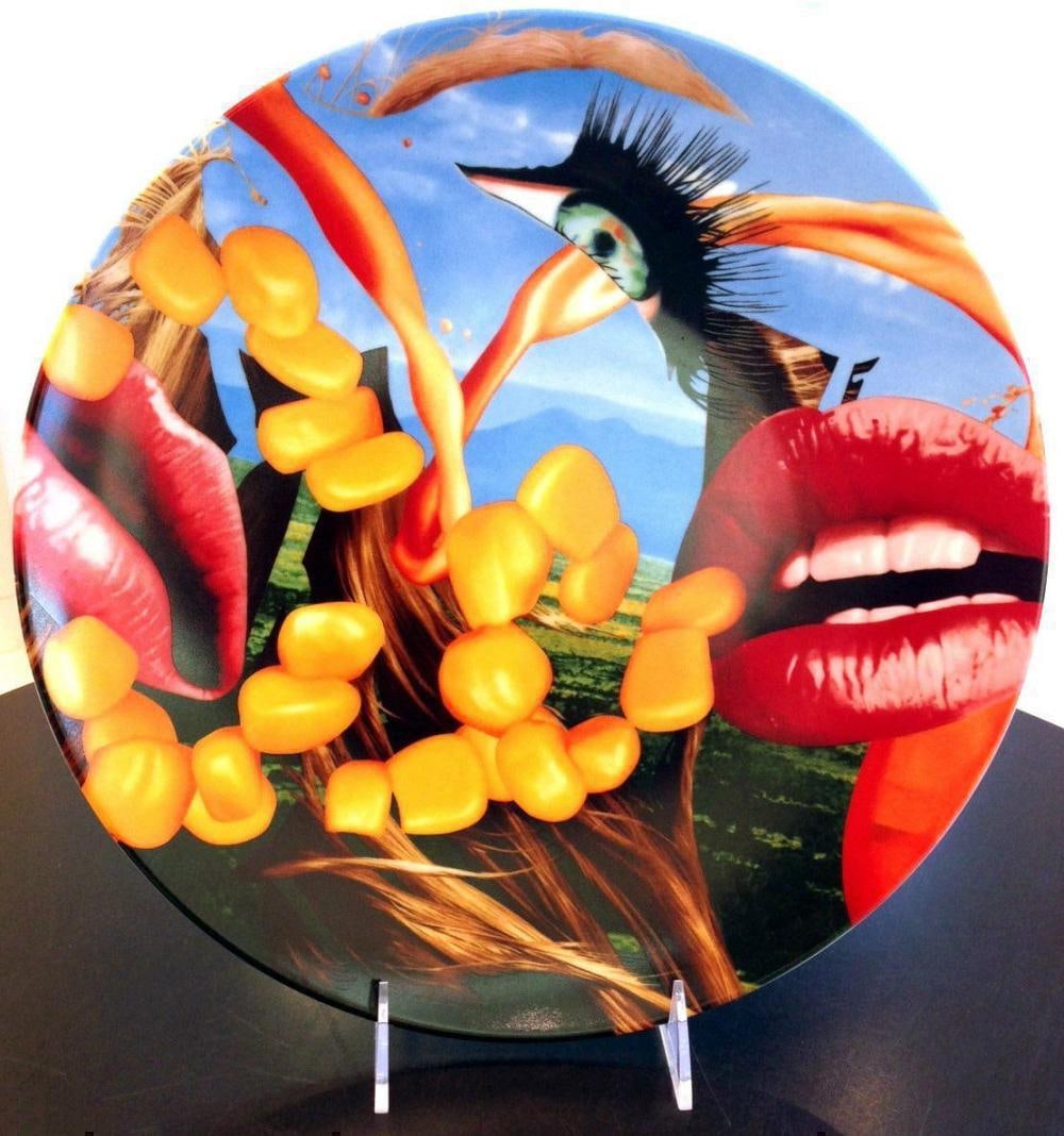 Jeff Koons 'Lips -2012' Screenprint On Porcelain Plate: Artist: Jeff Koons Title: "Lips" Year: 2012 Medium: Screenprint on Porcelain Plate Edition: 437/2500 Signature: Signed Verso in Red And Numbered With Bernardaud Markings And Stamp Size: 12.60h x 12.60
