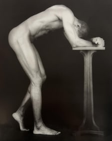 Robert Mapplethorpe, Thomas On Pedestal, 1986