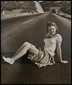 Andre de Dienes, Marilyn Monroe at Malibu Beach, 1945