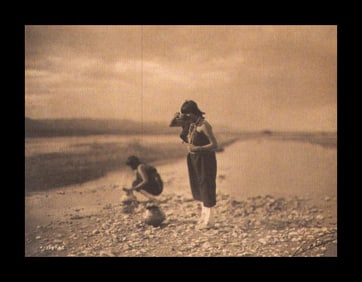 Edward S. Curtis, FIG. 22 A Breezy Day at the River San Ildefonso, 1905