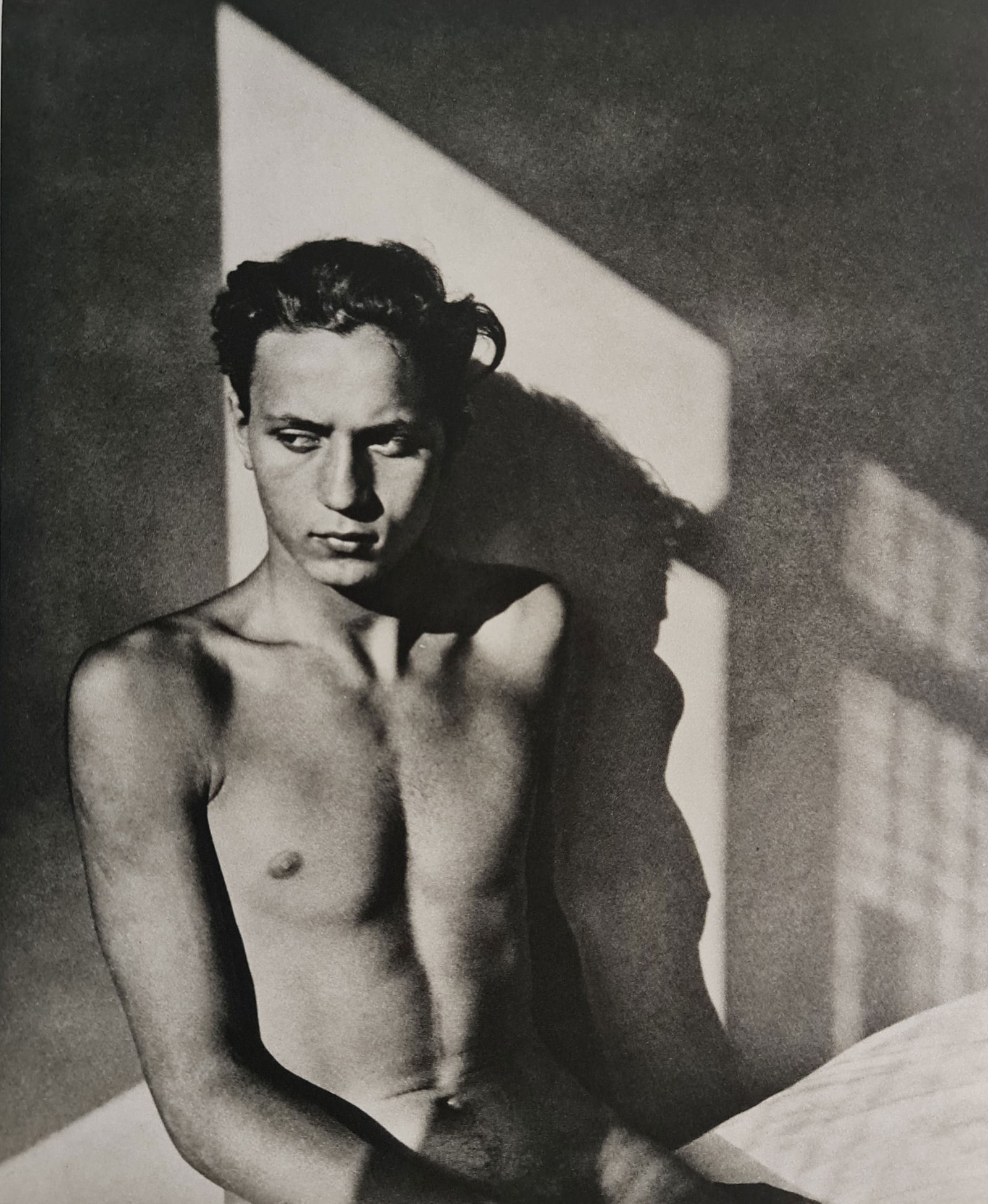 Herbert List, Hamburg, Germany, 1932: Title: Herbert List, Hamburg, Germany, 1932 Type: Sheet-Fed Photogravures Year: 1988 Publisher: Twin Palms Publishers Size: 10" x 8" Print Origin: Japan Condition: Excellent