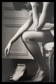 Jeanloup Sieff, Jeune Femme Pensive Regardant Ses Chaussures Paris 1979 - 1