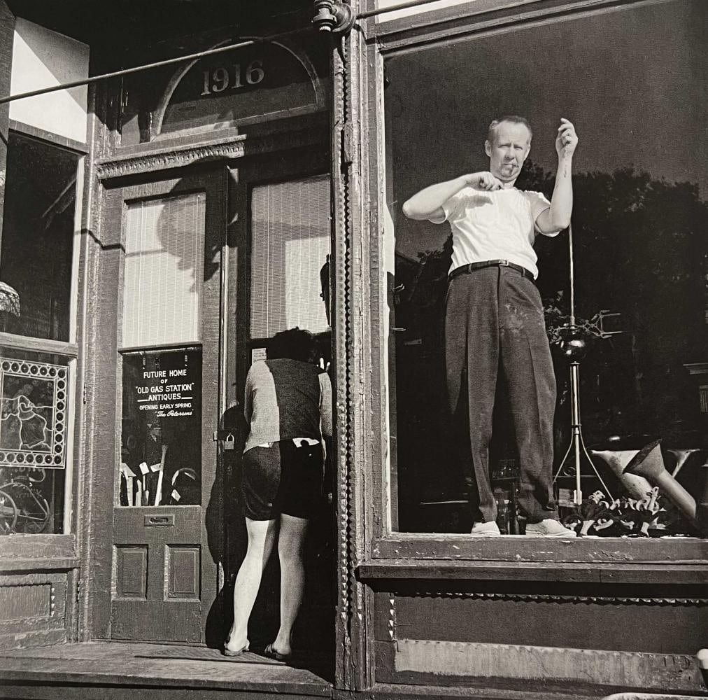 Vivian Maier, Location And Date Unknown - 16 (1 of 1)