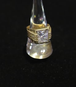 14KT Yellow Gold CZ Solitaire Ridged Band Ring, Size 9.75