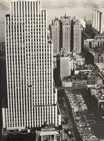 Berenice Abbott, Daily News Building, 220 East 42nd Street, 1930s
