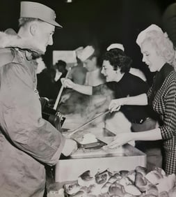 Marilyn Monroe, In Korea, 1954