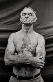 Diane Arbus, Triplets in their bedroom, N.J., 1963
