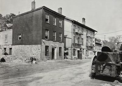 Berenice Abbott, Ewen Avenue, No. 2565, Spuyten Duyvil, 1930s