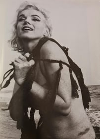 Marilyn Monroe with seaweed on the beach