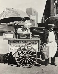 Berenice Abbott, Hot Dog Stand, West And North Moore Streets, 1930s