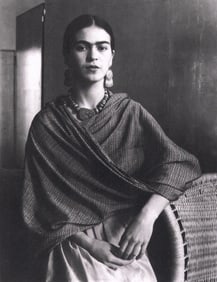 Frida Kahlo, Portrait in dress