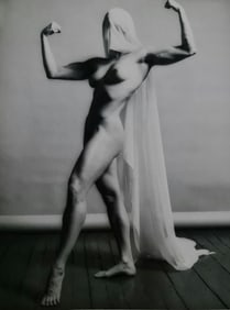Robert Mapplethorpe, Lisa Lyon flexing