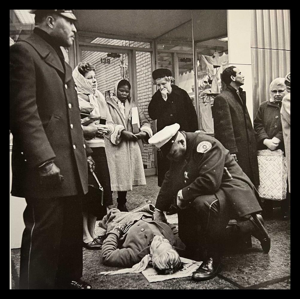 VIVIAN MAIER, UNTITLED - 8, PHOTOGRAVURE (1 of 1)