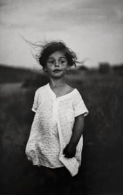 Diane Arbus, Child in a nightgown, Wellfleet, Mass, 1957