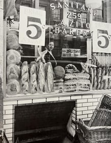 Berenice Abbott, Bread Store, 259 Bleecker Street, 1930s