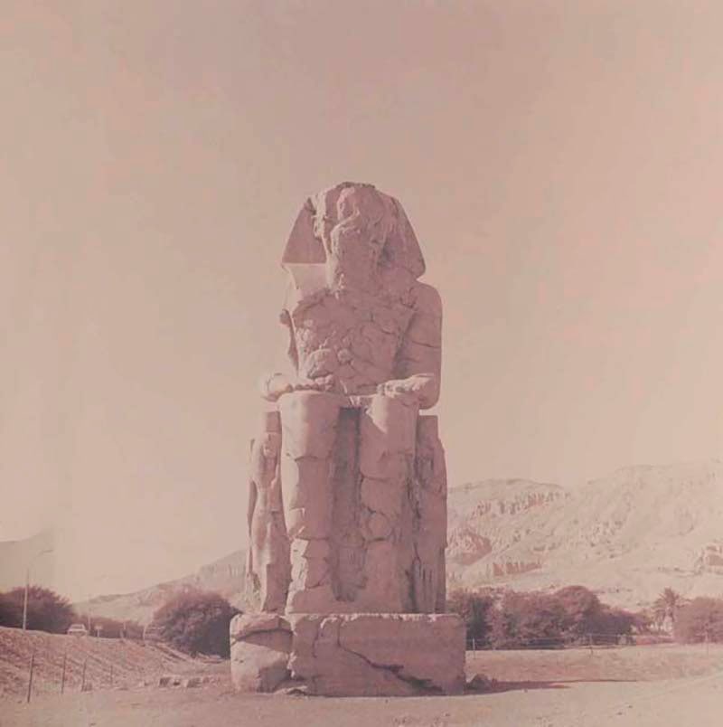 Lynn Davis, Colossi of Memnon IV, Egypt, 1989 - Limited edition of 50 (1 of 1)