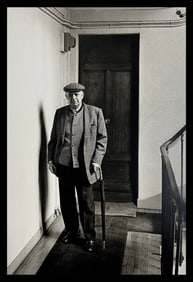 Helmut Newton, Brassai at his front door, Paris, 1975