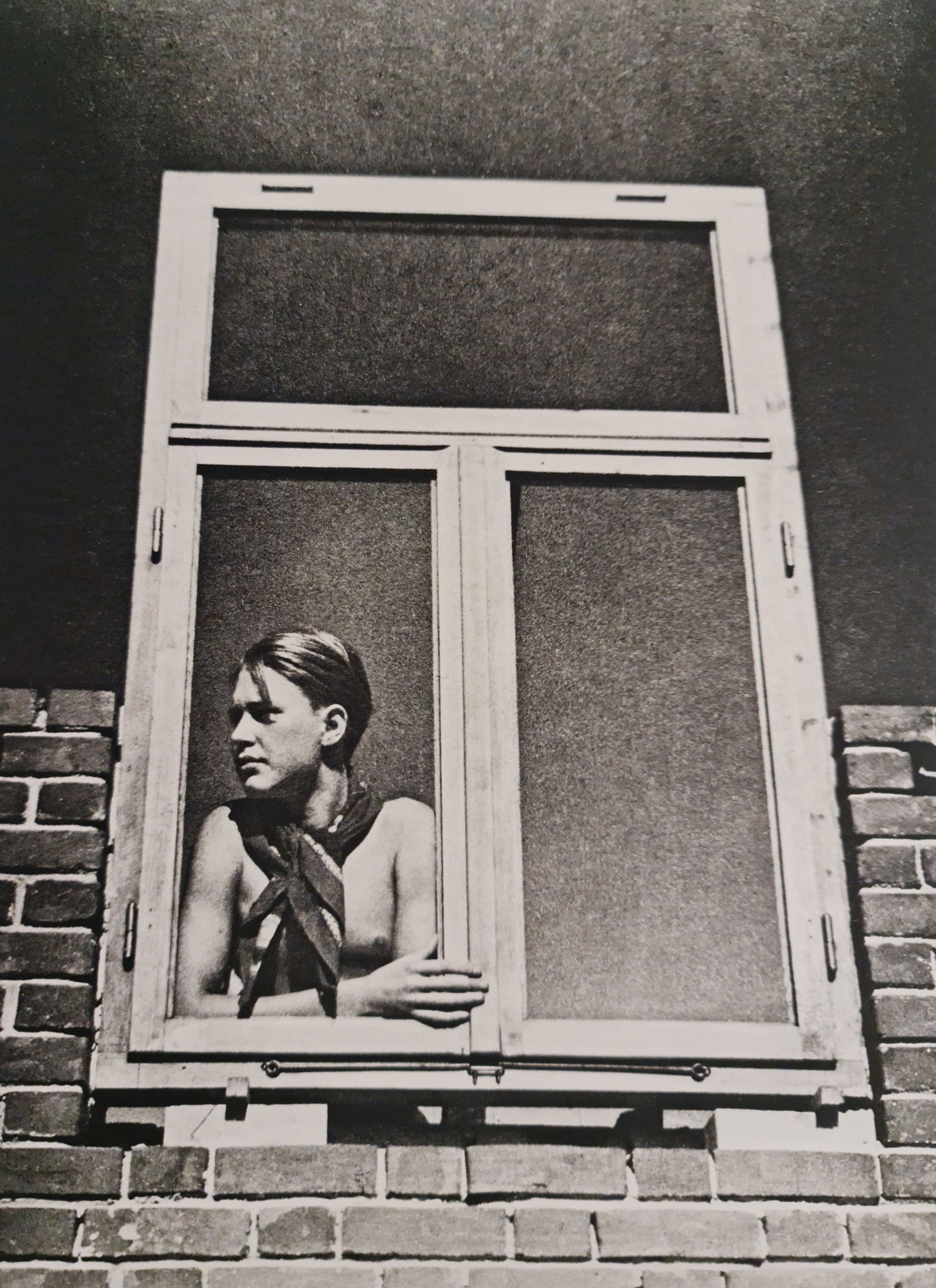 Herbert List, Hamburg, Germany, 1930 - 1: Title: Herbert List, Hamburg, Germany, 1930 - 1 Type: Sheet-Fed Photogravures Year: 1988 Publisher: Twin Palms Publishers Size: 9.5" x 7" Print Origin: Japan Condition: Excellent