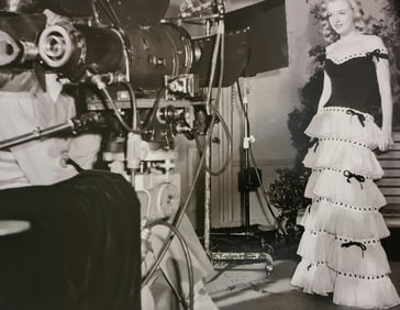 Marilyn Monroe, Filming in dress, 1940's