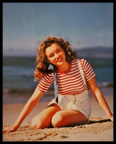 Andre de Dienes, Marilyn Monroe at Malibu Beach, 1945