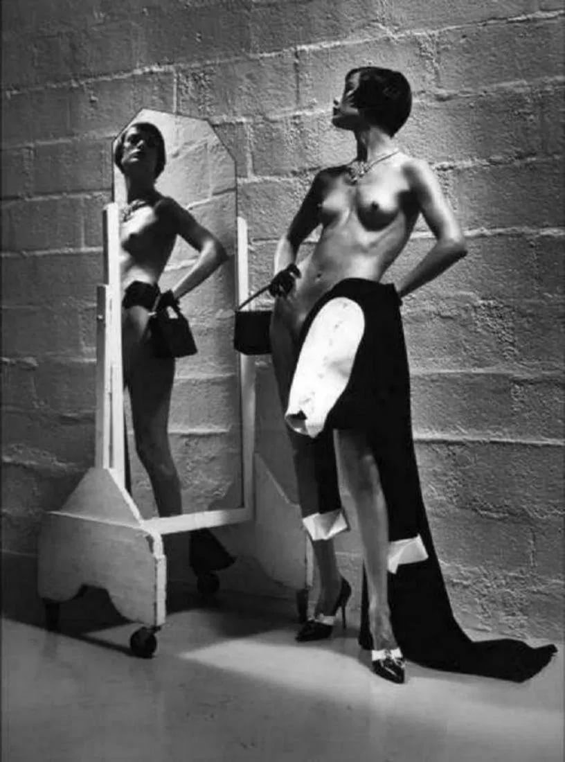 Helmut Newton - Franch vogue, Paris, 1996 (1 of 1)