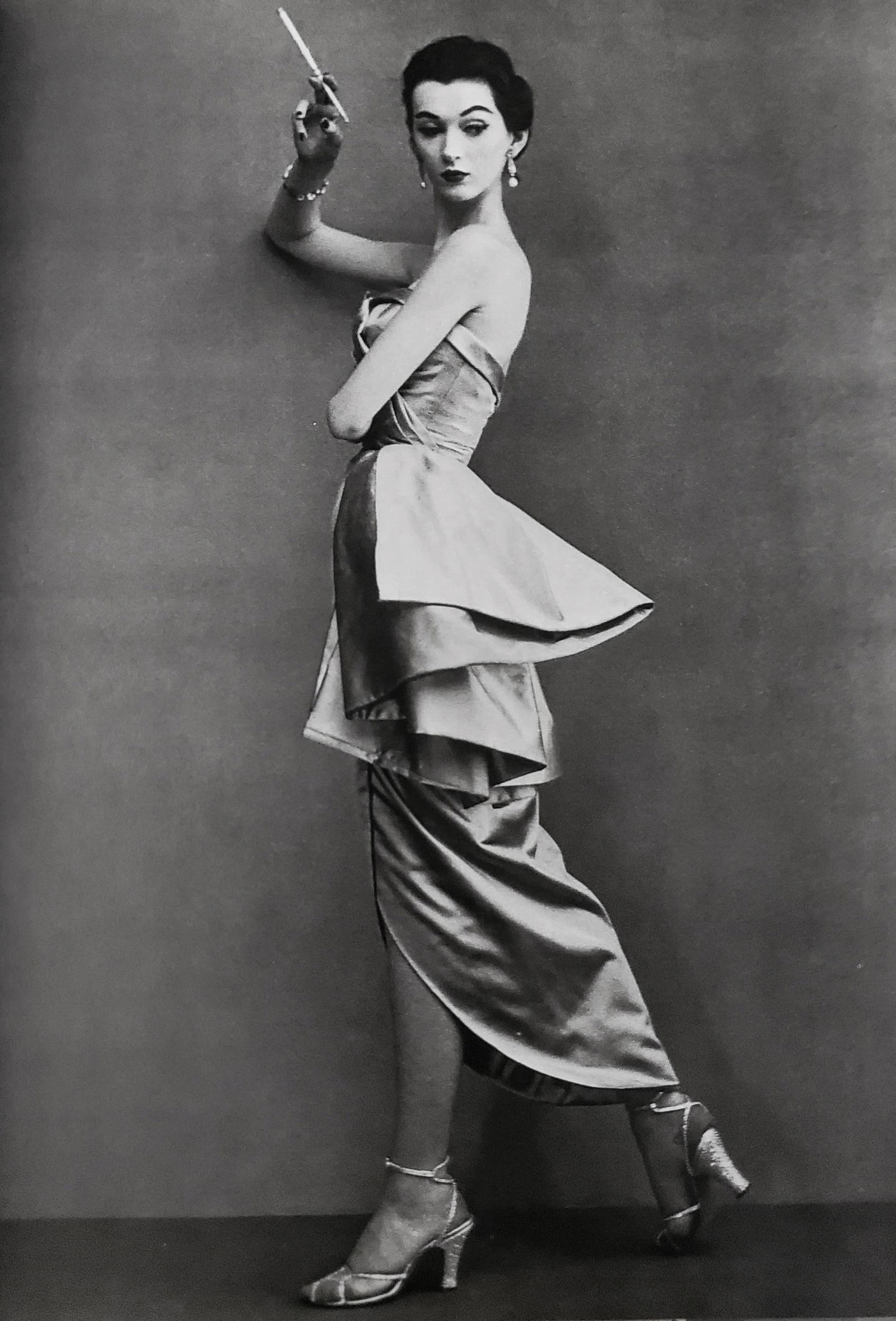 Richard Avedon, Dovima, Evening dress by Fath, Paris studio, Side Profile 1950 (1 of 1)