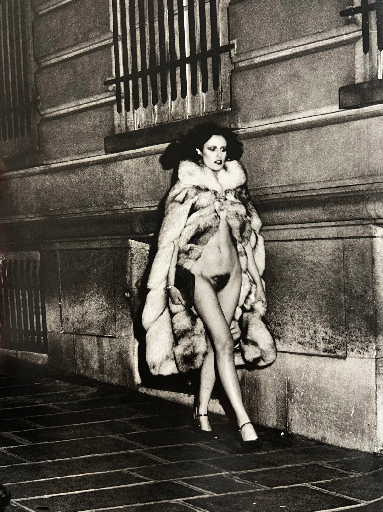 Helmut Newton, Laura, Avenue George V., Paris, 1974 (1 of 1)