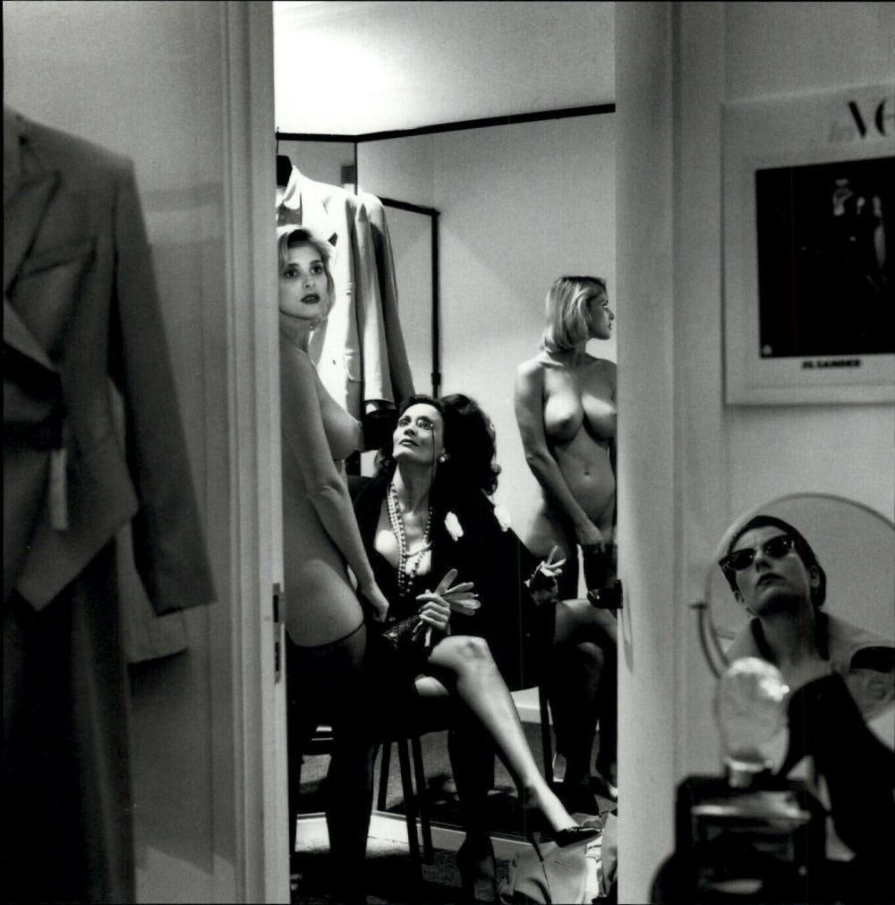 HELMUT NEWTON STUDY ON VOYEURISM LOS ANGELES: Artist: Helmut Newton Title: Study On Voyeurism Size of photo is about: 9" Wide 9" High Border: No border, full bleed Photo Type: Vintage Photogravure, made from original negative. Overall size on whi