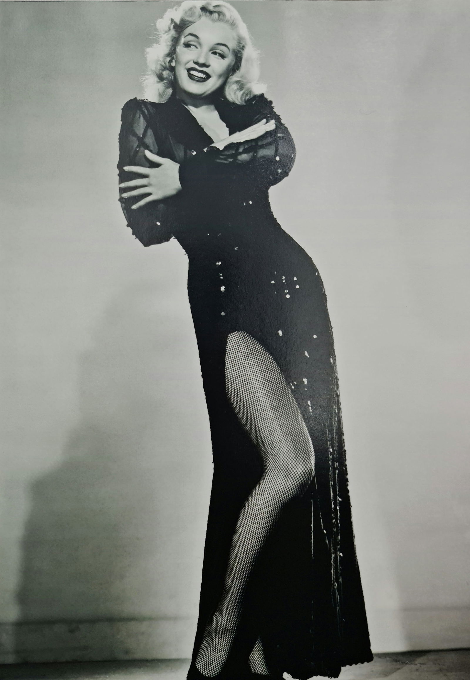 Marilyn Monroe with acting coach Helena Sorell: Title: Marilyn Monroe with acting coach Helena Sorell Year: Circa 1950's Size: 10.5" x 7.5" Medium: Duotone Photo Engraving Publisher: Parragon Published: 2008 Condition: Excellent