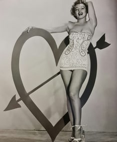 Marilyn Monroe, Posing on Valentines for the troops, 1951