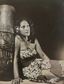 Adolphe Sylvain, Vahine leaning on a sculpted coco palm, 1950