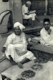 Henri Cartier Bresson, 1948 Jaipur India A Money Charger