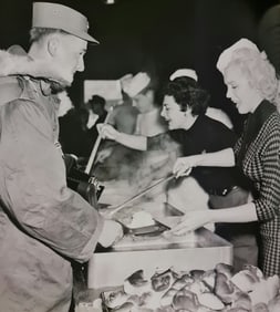 Marilyn Monroe, In Korea, 1954