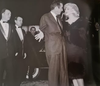 Marilyn Monroe, Attending broadway performance of The Misfits, 1960