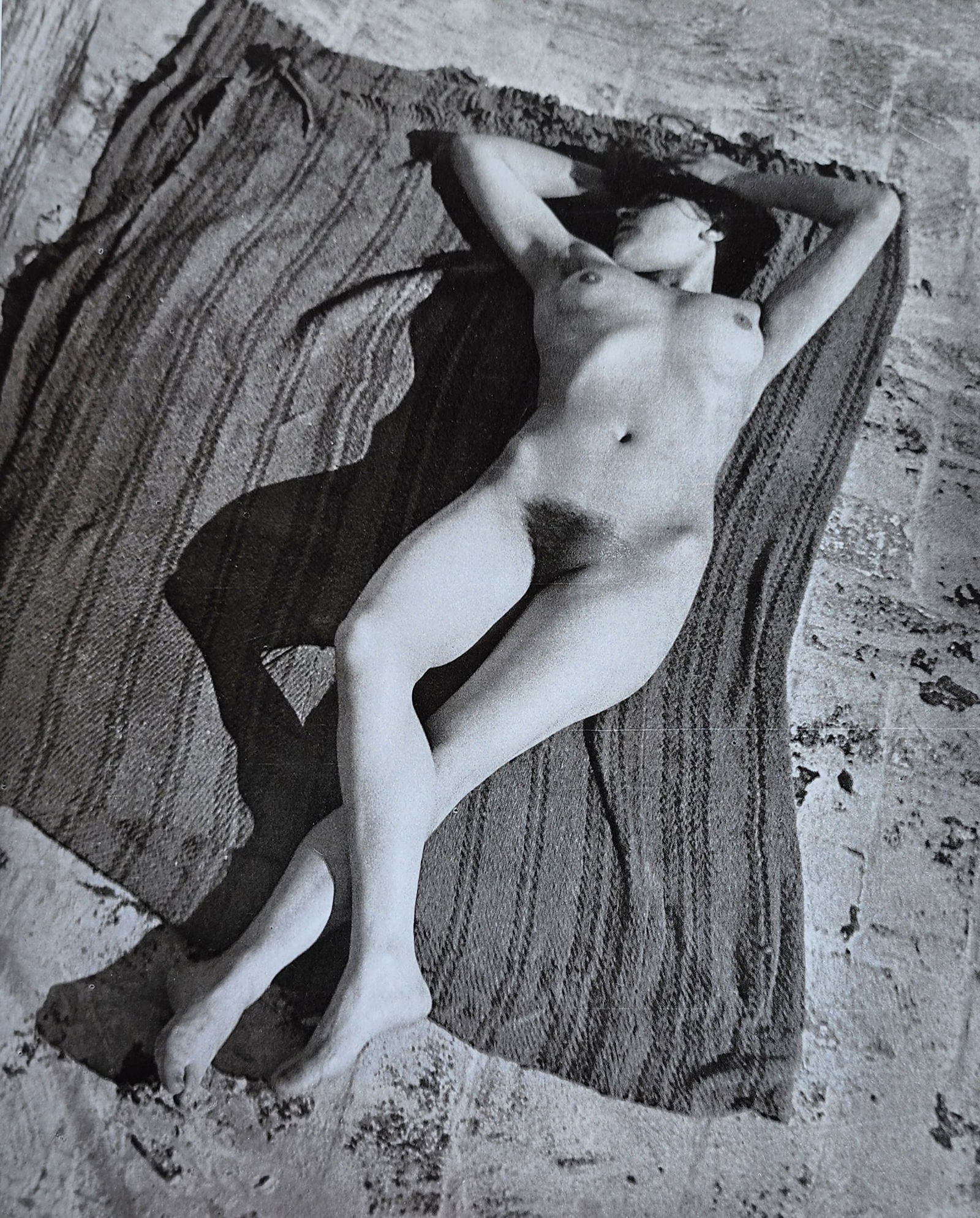 Edward Weston - Nude #32, 1924: Photographer: Edward Weston 1886-1958) was a 20th-century American photographer, considered "one of the most innovative and influential American photographers". His photography revealed a focus on the