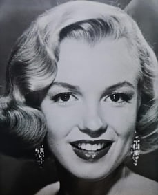 Marilyn Monroe, close up head shot, 1962