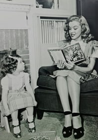 Marilyn Monroe, Discovered while babysitting - 1