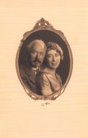 Edward S. Curtis, Fig. 45 Curtis Studio, Edward S. Curtis And His Daughter Beth, 1920