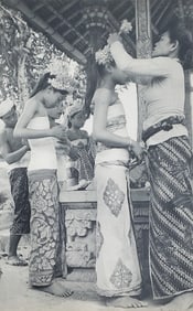 Henri Cartier Bresson, Bali Indonesia, 1950 End Of Preperations For A Dance
