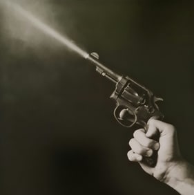 Robert Mapplethorpe, Gun Blast, 1985