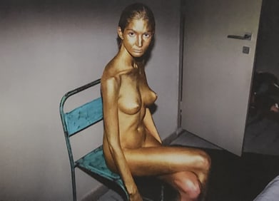 Leonardo Glauso, Gold Painted Model, 2021