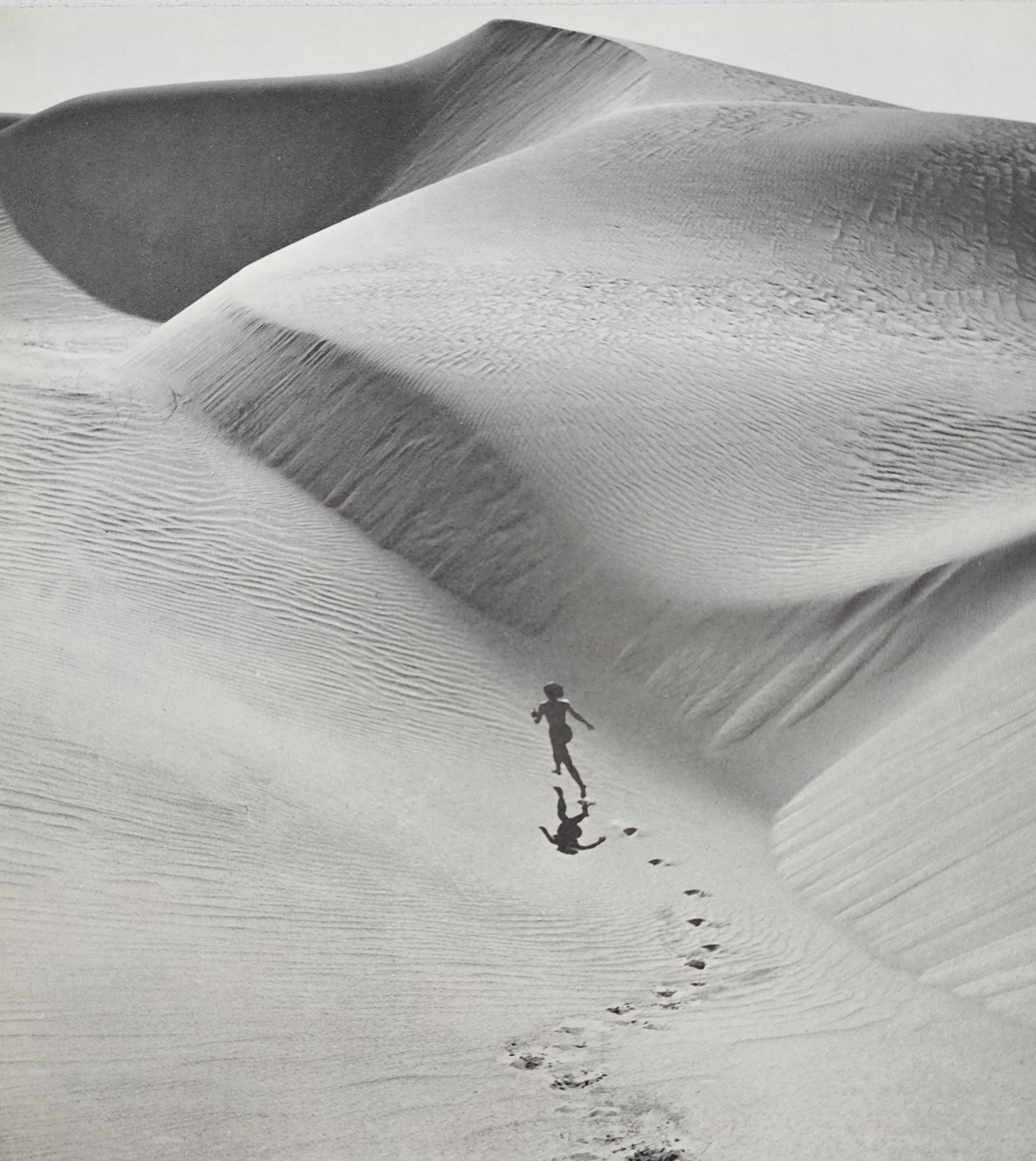 Andre de Dienes, New Nudes - Vintage, 1961: Artist / Photographer: Andre de Dienes Title/Subject: New Nudes - Vintage, 1961 Condition: Extra Fine - Excellent Type Of Print: Authentic Sheet Fed Photogravure/Heliogravure. Paper: Medium weight, sa