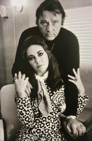 Terry O'neill, Elizabeth Taylor & Richard Burton, Liz Seated, 1970s